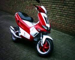 GILERA RUNNER red