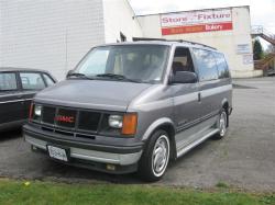 GMC SAFARI white