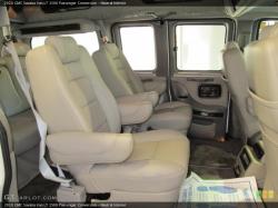 GMC SAVANA interior