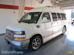 GMC SAVANA white