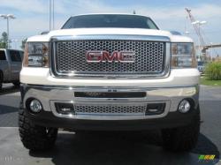 GMC SIERRA 1500 white