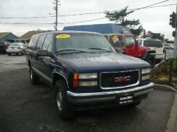 GMC SUBURBAN blue