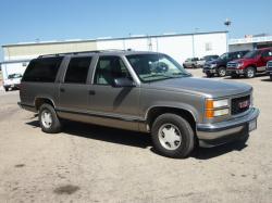 GMC SUBURBAN silver