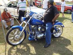 HARLEY-DAVIDSON DYNA blue