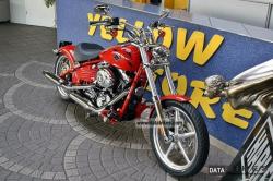 HARLEY-DAVIDSON SOFTAIL red