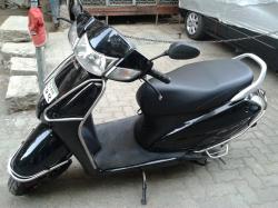 HONDA ACTIVA black