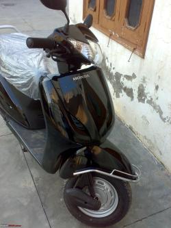 HONDA ACTIVA black