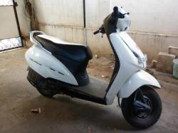 HONDA ACTIVA white