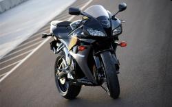 HONDA CBR 600 black