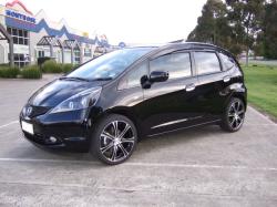 HONDA FIT black