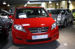 HONDA FR-V red