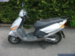 HONDA LEAD 100 silver