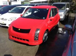 HONDA MOBILIO red