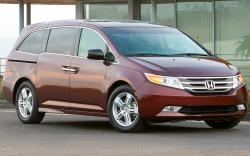 HONDA ODYSSEY red