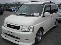 HONDA STEPWAGON white