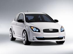 HYUNDAI ACCENT white