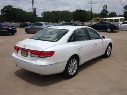 HYUNDAI AZERA white