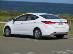 hyundai elantra at