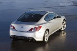 HYUNDAI GENESIS COUPE brown