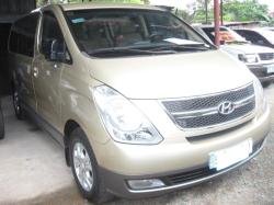 HYUNDAI GRAND STAREX silver