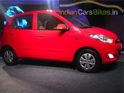 HYUNDAI I10 red