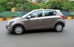 HYUNDAI I20 brown