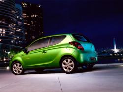 HYUNDAI I20 green