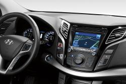 HYUNDAI I40 interior