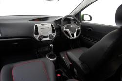 HYUNDAI IX20 1.4 interior