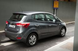 HYUNDAI IX20 black