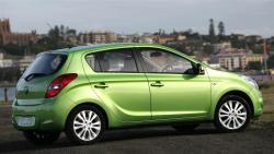 HYUNDAI IX20 green