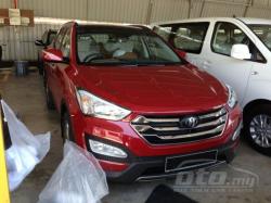 HYUNDAI SANTA FE red