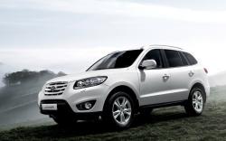 HYUNDAI SANTE FE white