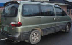 HYUNDAI STAREX green