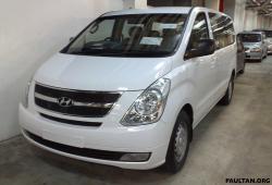 HYUNDAI STAREX white