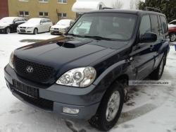 HYUNDAI TERRACAN 2.9 CRDI red