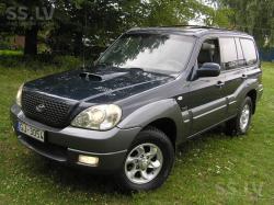 HYUNDAI TERRACAN green