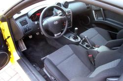 HYUNDAI TIBURON interior