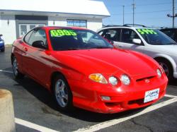 HYUNDAI TIBURON red