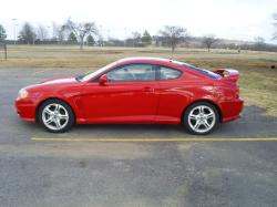 HYUNDAI TIBURON red