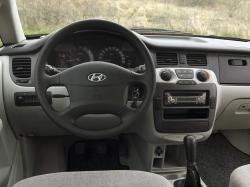 HYUNDAI TRAJET blue