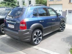 HYUNDAI TUCSON blue