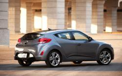 HYUNDAI VELOSTER silver