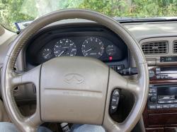 INFINITI I30 interior