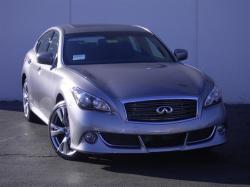 INFINITI M 37 brown