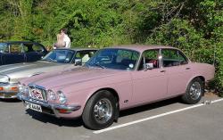 JAGUAR XJ 4.2 brown