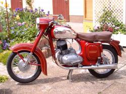 JAWA 250 CALIFORNIA red