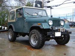 JEEP CJ 7 green