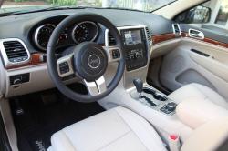 JEEP GRAND interior