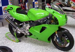 KAWASAKI 750 ZXR engine